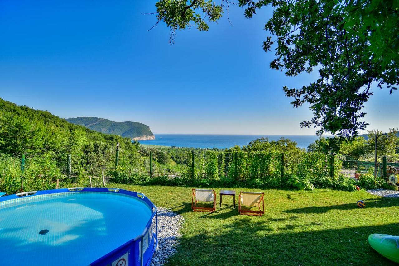 Pataki Studios Petrovac Екстер'єр фото