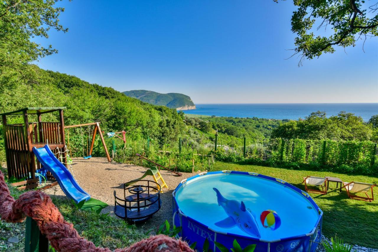 Pataki Studios Petrovac Екстер'єр фото