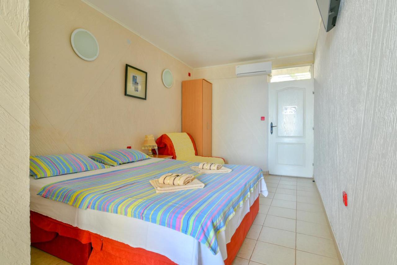 Pataki Studios Petrovac Екстер'єр фото