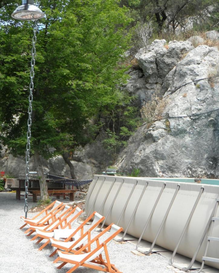 Pataki Studios Petrovac Екстер'єр фото