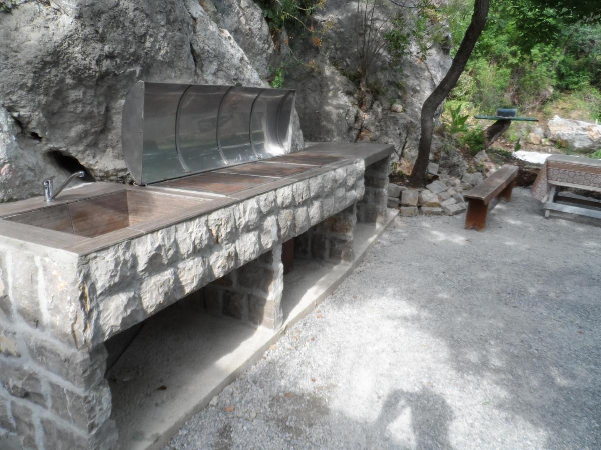 Pataki Studios Petrovac Екстер'єр фото