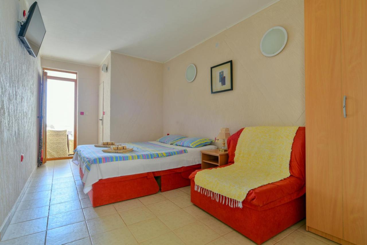 Pataki Studios Petrovac Екстер'єр фото