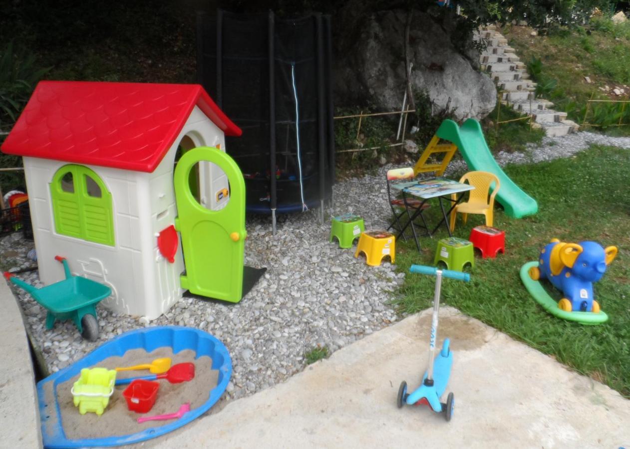 Pataki Studios Petrovac Екстер'єр фото