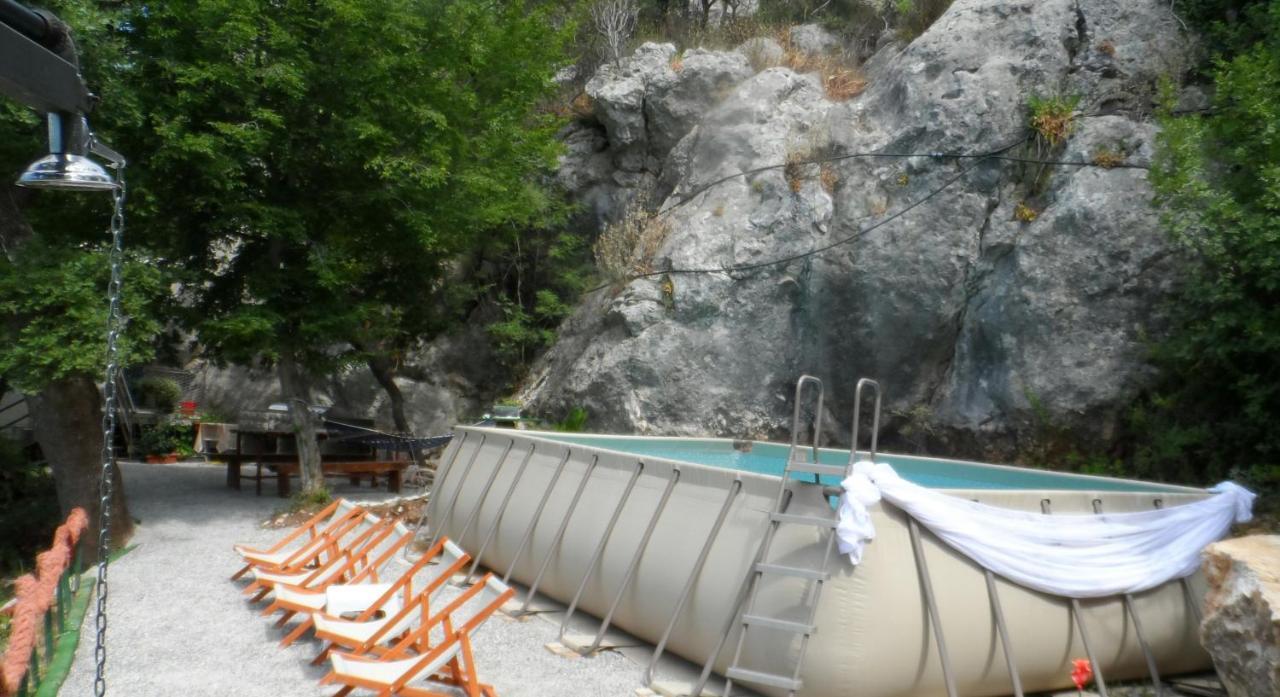 Pataki Studios Petrovac Екстер'єр фото