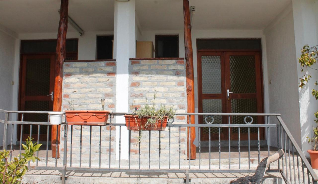Pataki Studios Petrovac Екстер'єр фото