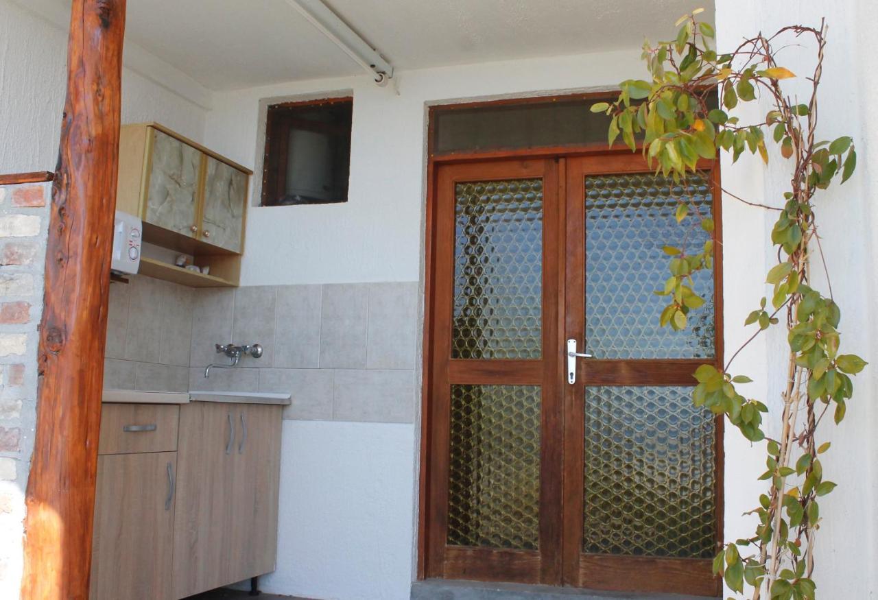 Pataki Studios Petrovac Екстер'єр фото